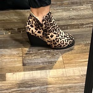 Fun and flirty, leopard print, wedge booties